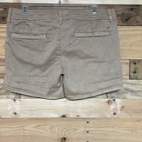 American Eagle Outfitters size 8 Midi Chino Tan Color Mid-rise 5” Inseam Shorts - Picture 8 of 12